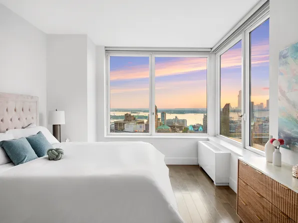 388 Bridge Street image 14 of 17