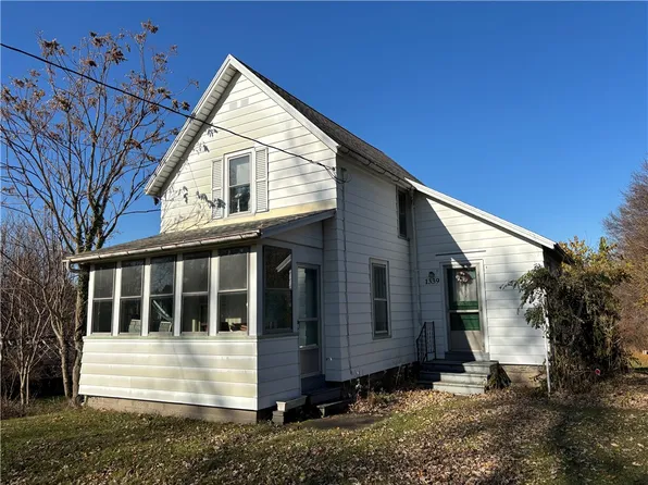 1339 Stanton Ln, Rochester, NY 14617
