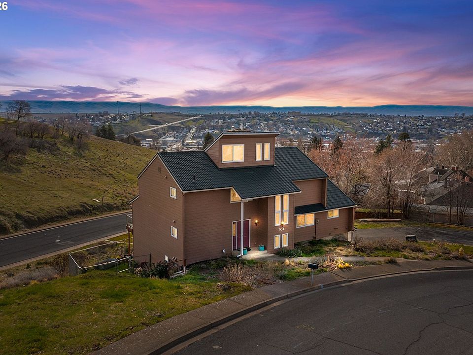 1st image of 704 NW 3rd Dr