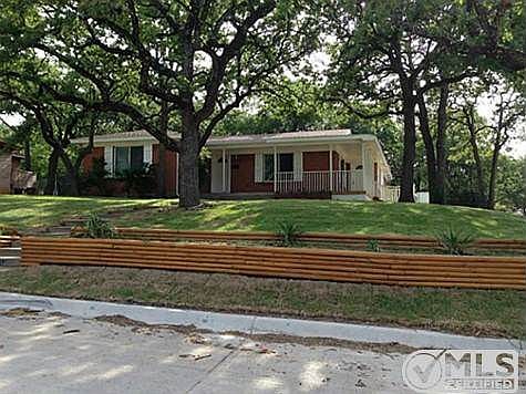 2nd image of 1013 Woodland Dr