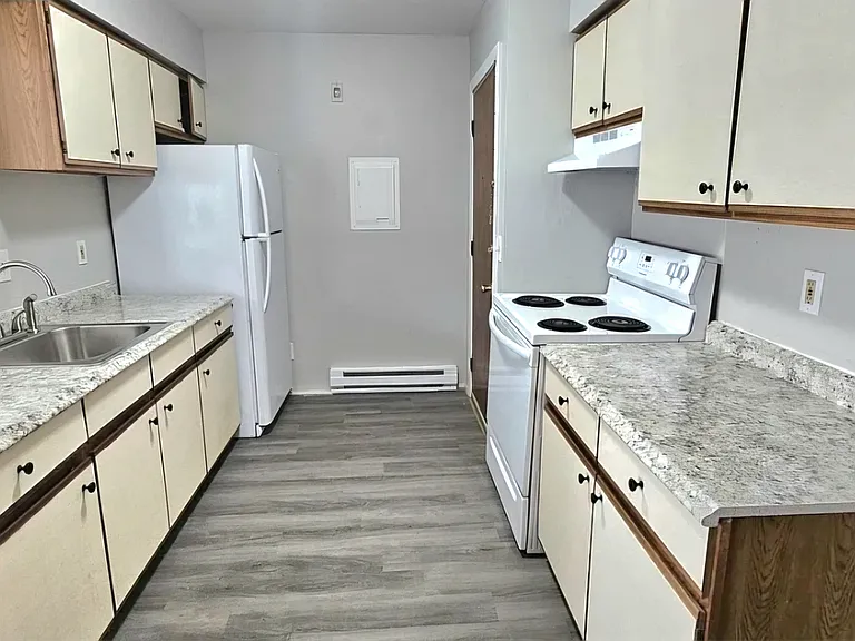 220 Glen Haven Rd #4 — Photo 1
