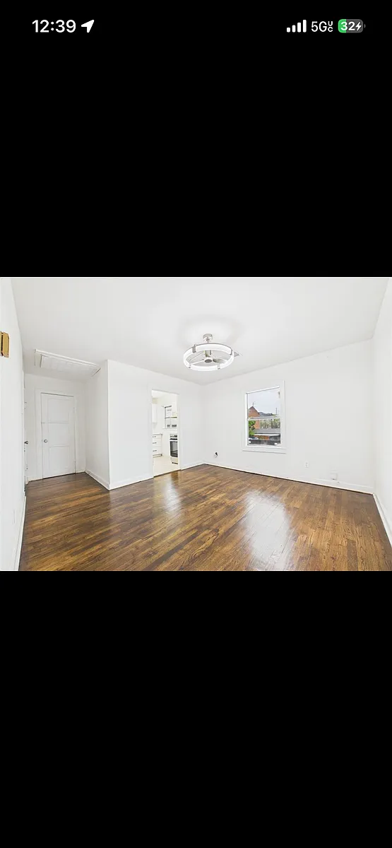 Building Photo - 2016 Dunlavy St #3