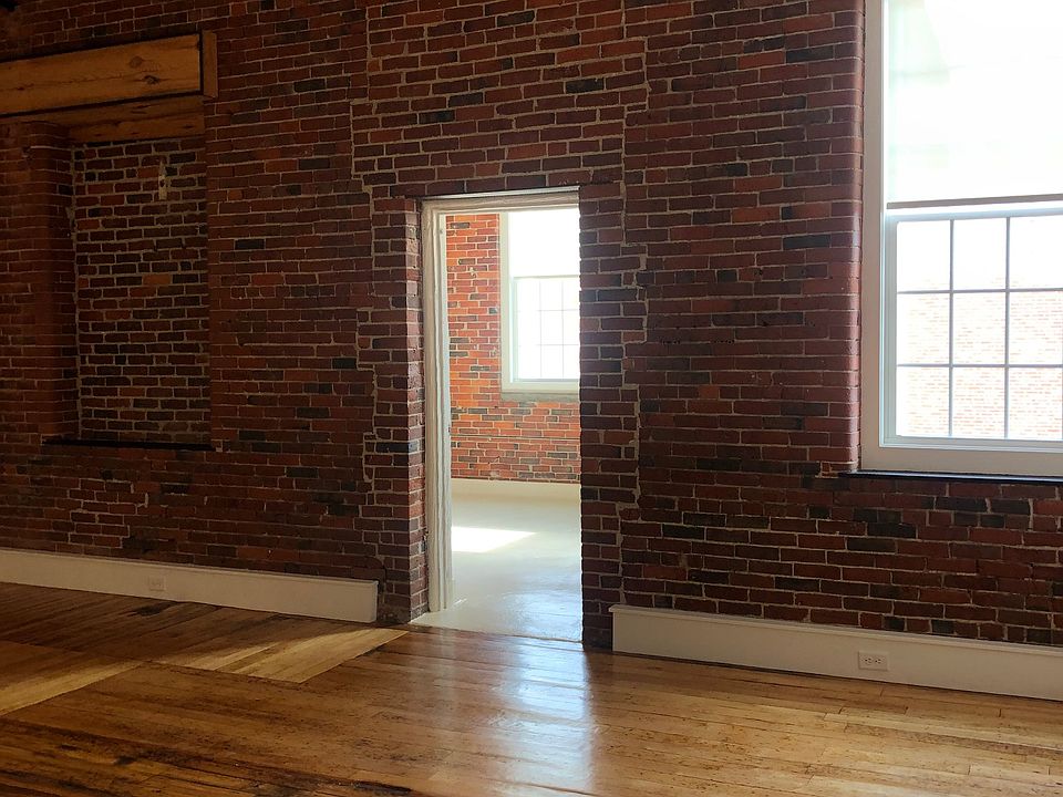 2nd image of 2 Main St #15-505