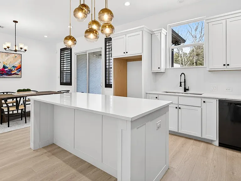 531 W Laureland Rd — Photo 15