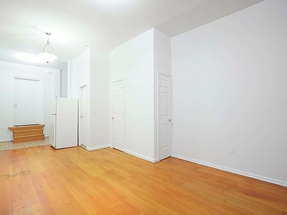 3rd image of 324 E 120th St APT 2