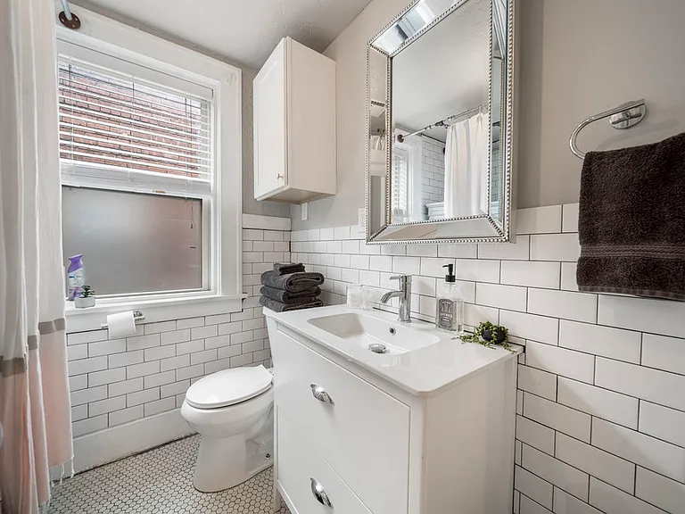 1021 N Denver Ave #B — Photo 8