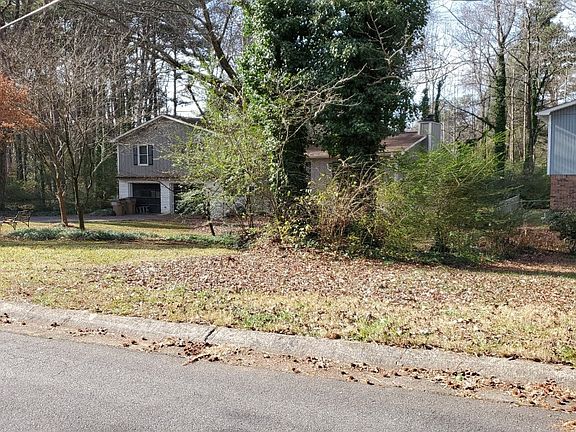 2nd image of 2989 Cynthia Ct