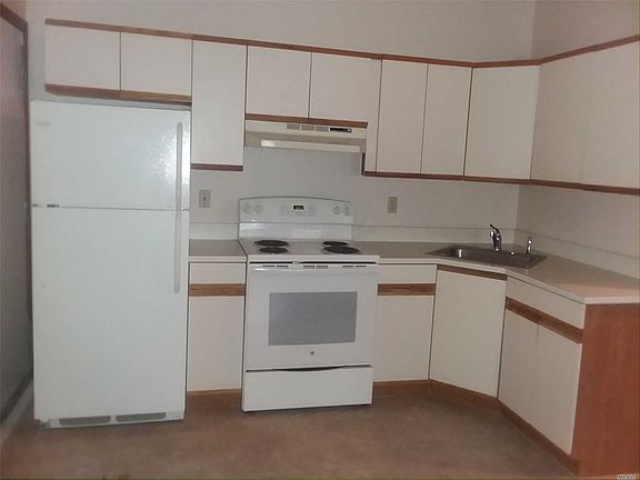 3rd image of 39 Wenwood Dr