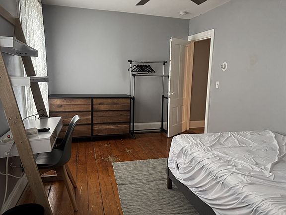 3rd image of 160-162 Transit St #162-1R