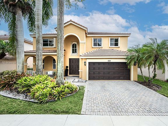 2nd image of 633 Honeysuckle Ln