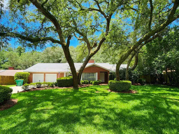 123 Poquito Rd, Shalimar, FL 32579