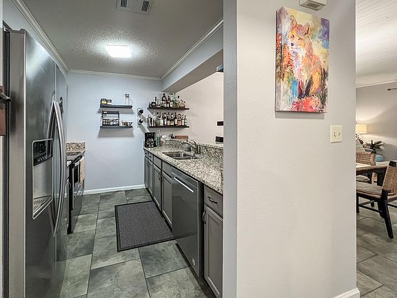 4th image of 200 Sandestin Ln APT 905