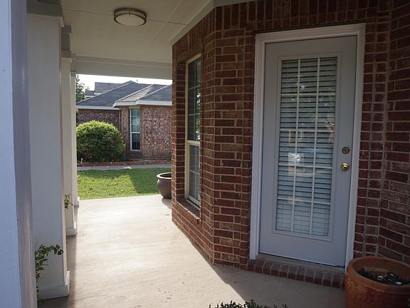 4th image of 9812 Nixon Dr