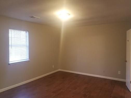 3rd image of 4082 Bowers Pointe Dr SW