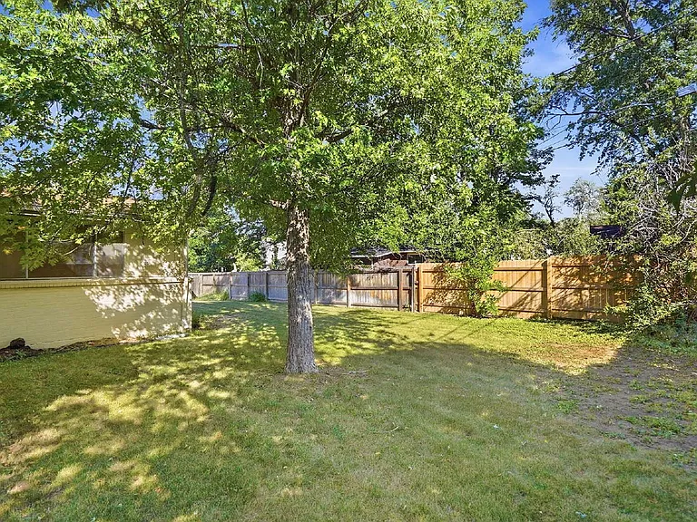 3260 E Maplewood Ave — Photo 41