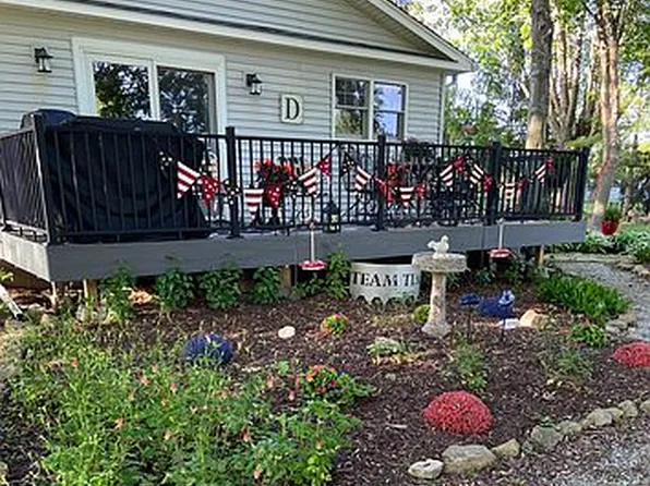 21 Crescent Lake, Alpha, IL 61413