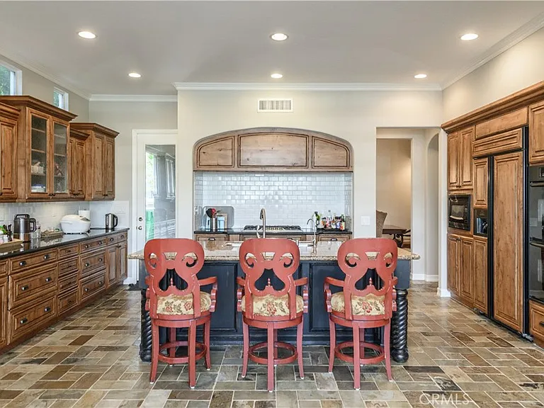 16 Pegasus Dr — Photo 13