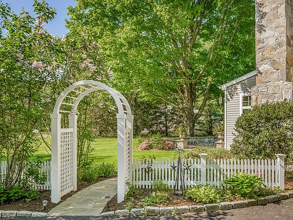 Tasteful Professional Landscaping