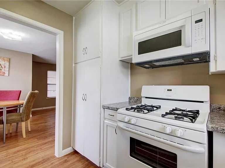 507 Bellevue Pl #B — Photo 13