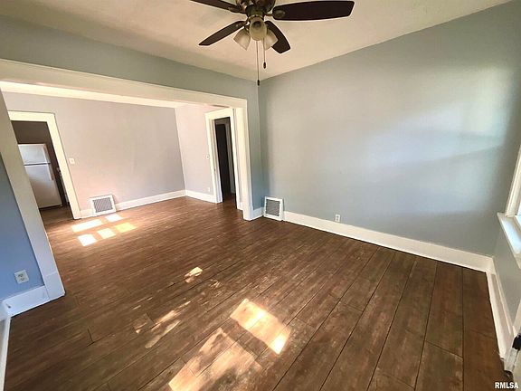 3rd image of 125 17th Ave