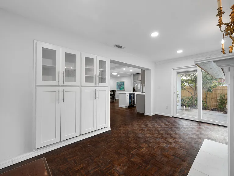 1764 Linwood Cir — Photo 40