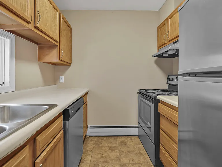 Aquila Court kitchen