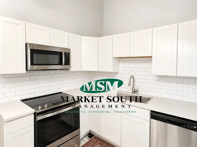 738 E Anderson St — Photo 7