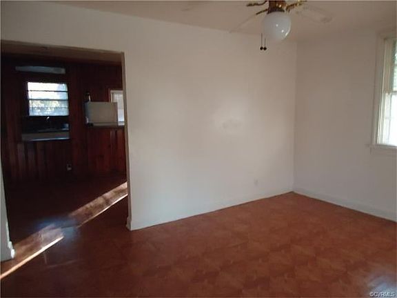 2nd image of 2005 Hobson Ln