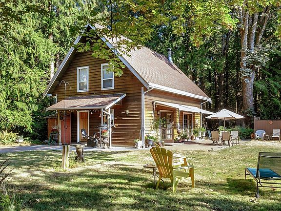 2nd image of 10741 Chemainus Rd