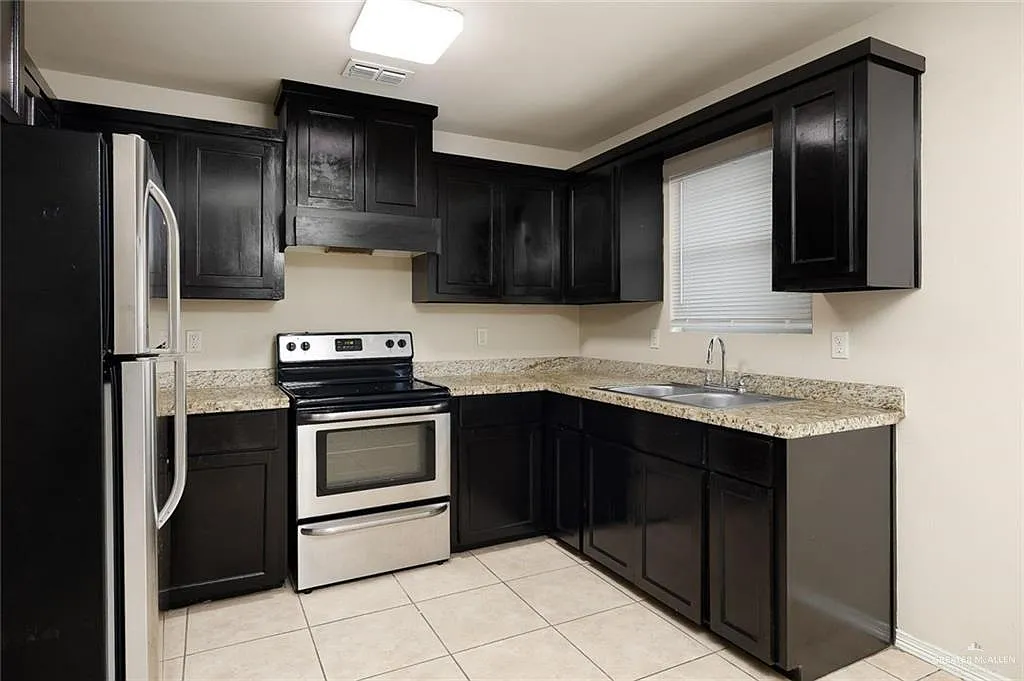 2 bed, 2.0 bath, 980 sqft, $975 — Photo 3