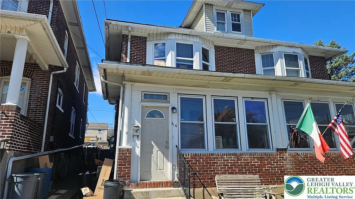 616 S Lynn St photo 1