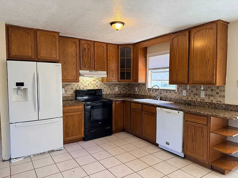 1224 Hamilton Ave — Photo 6
