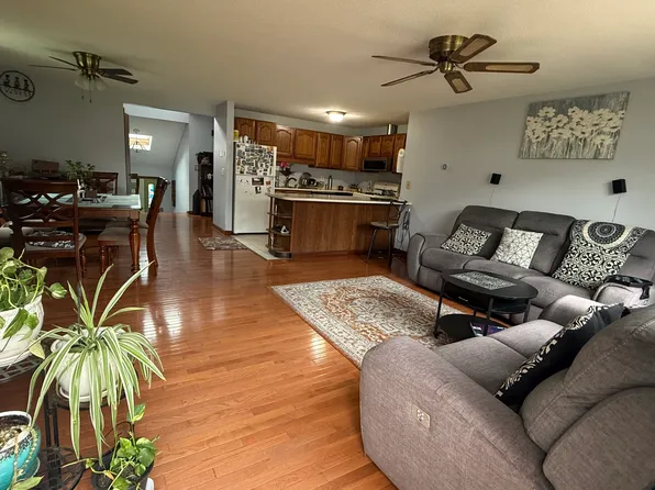 2 Foncine Ln #5, South Windsor, CT 06074