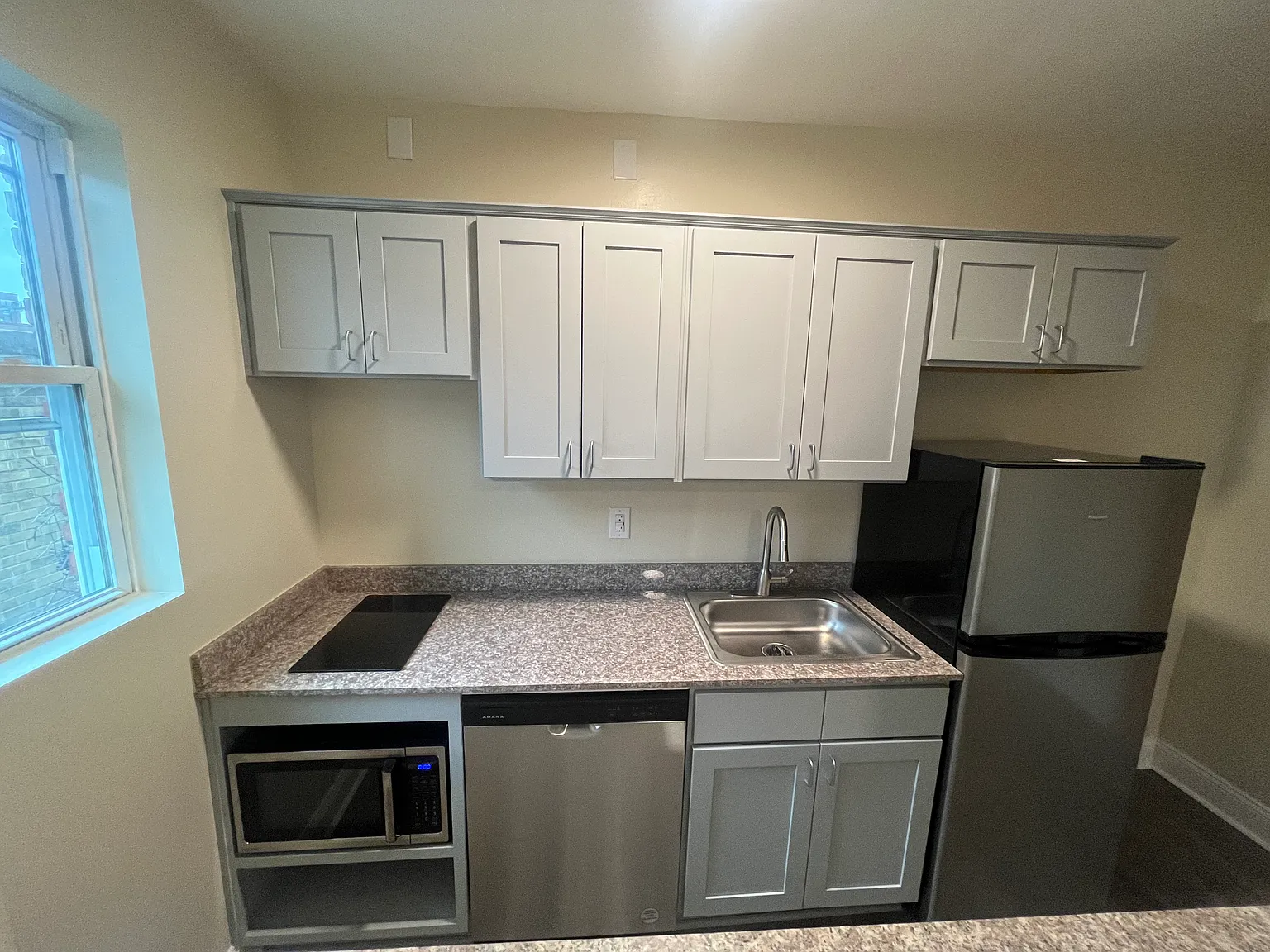 West Franklin Apts — Photo 3