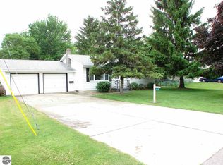 615 S Ithaca St, Ithaca, MI 48847