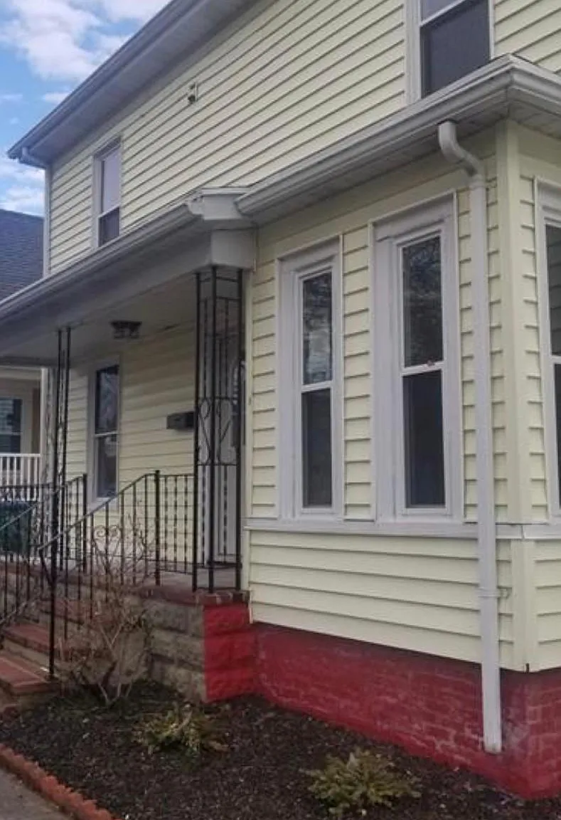 19 Dennison Ave — Photo 1