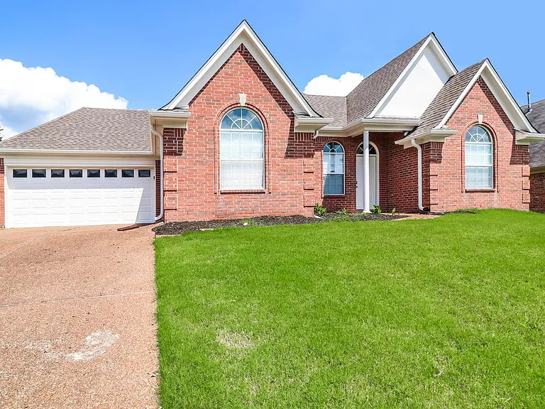 1052 Mossy Knoll Dr — Photo 3