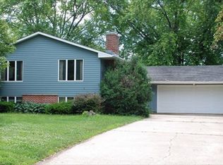 202 Aqua Dr, Zumbrota, MN 55992