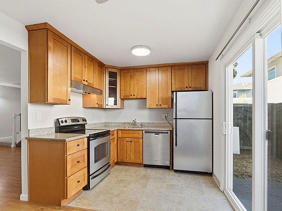 3rd image of 1608 Hollenbeck Ave APT 9