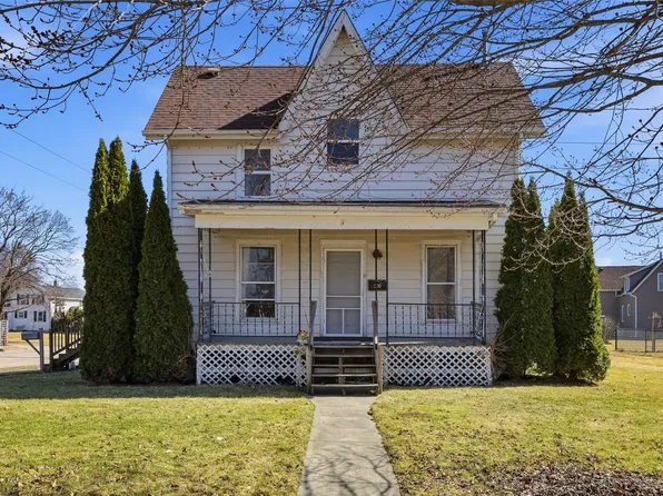 503 S Maple St, Monticello, IA 52310