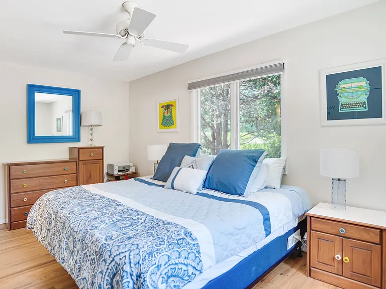 284 Kings Point Rd — Photo 15