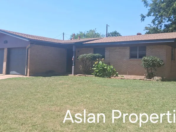 637 SW 13th St, Moore, OK 73160