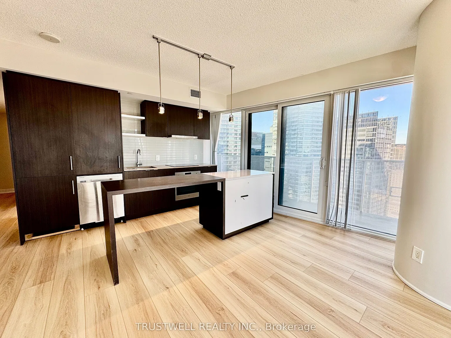 2 bed, $3,600 — Photo 4