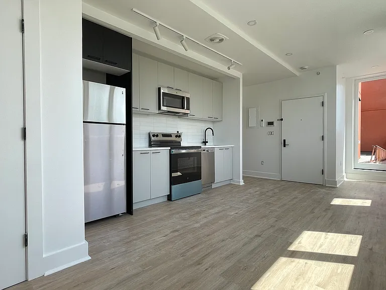 129 McDonald Ave #5B — Photo 1