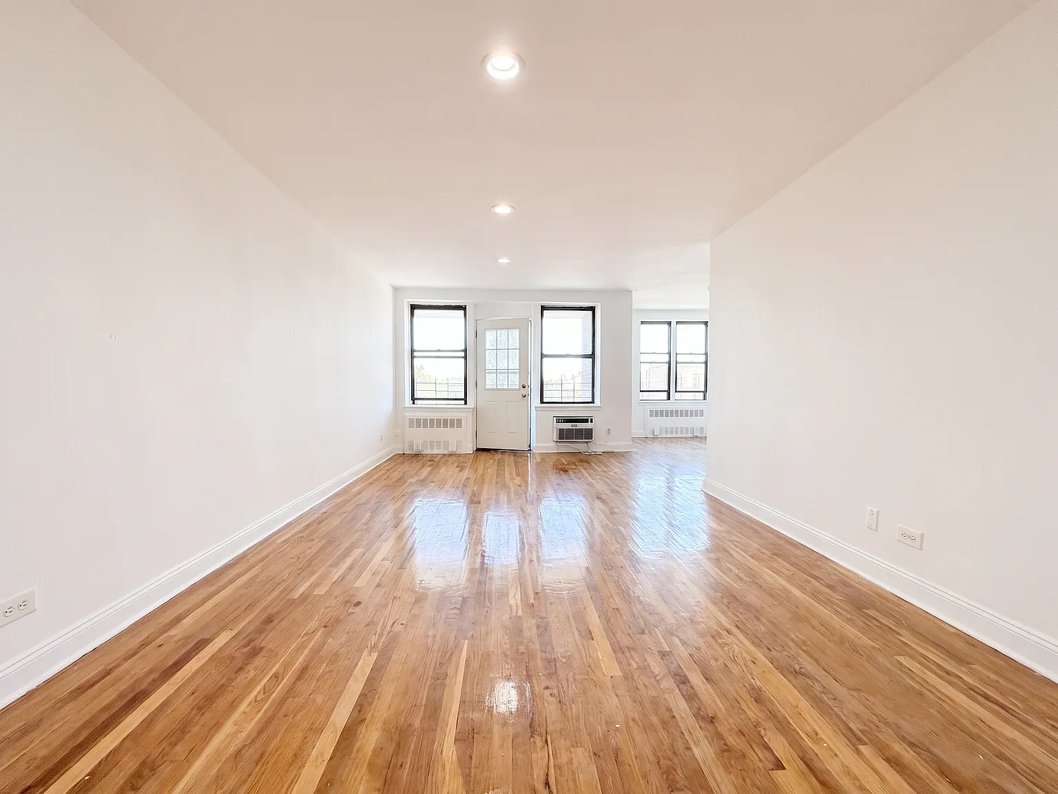 1535 East 14th Street — Photo 1