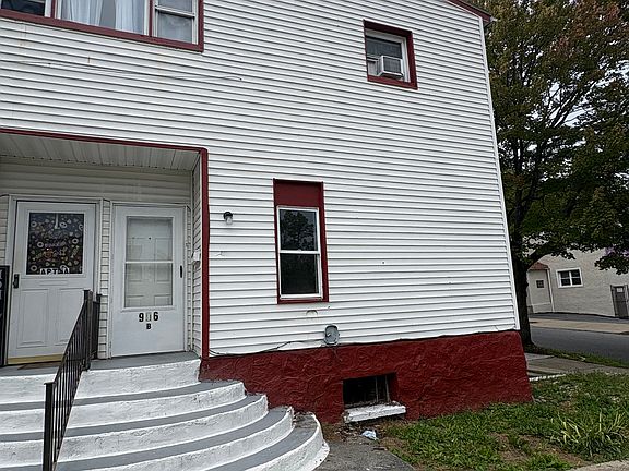 2nd image of 906 Argus St APT B