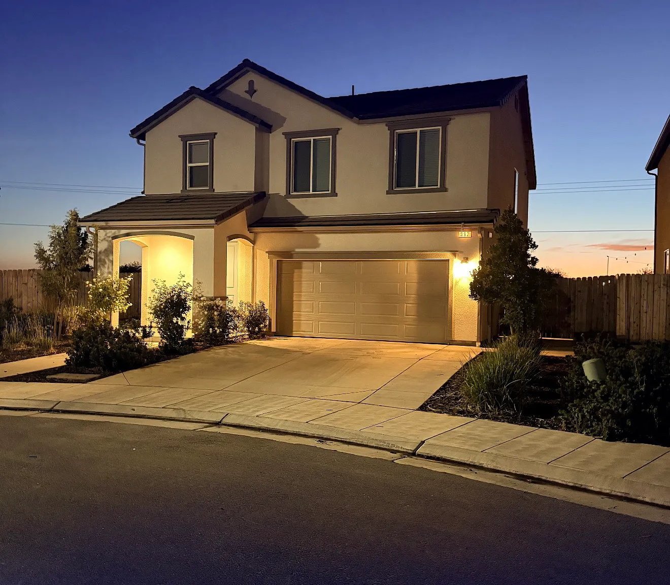 3 bed, 2.5 bath, 1908 sqft, $2,700 — Photo 1