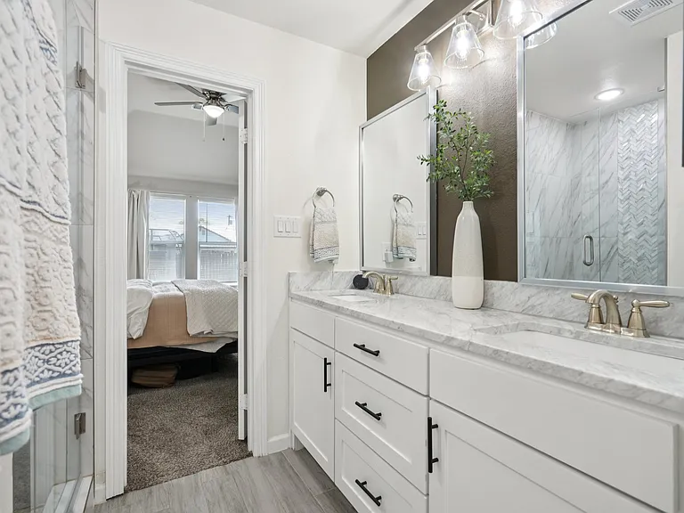 2605 Langford St — Photo 14