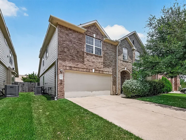 24906 Clover Ranch Dr — Photo 3