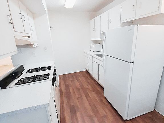 3rd image of 7201 Kentucky Ave APT 19